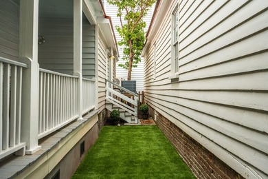 Perfectly positioned in the heart of downtown Charleston, 80 - photo 4