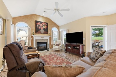 Welcome to easy, maintenance-free living in one of - photo 1