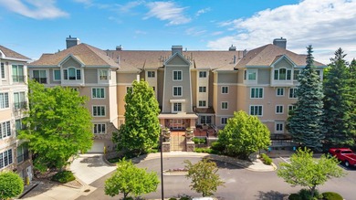 Welcome to Bayhill Condominiums, where comfort, convenience, and - photo 1
