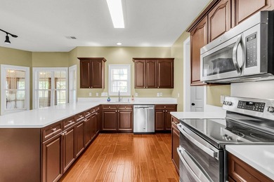 Welcome Home to 319 Lindrick Court! A Stunning Colonial-Style - photo 7