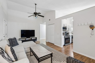 Welcome to 1036 Oakcrest Drive, a beautifully maintained home - photo 7