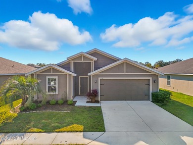 (private lake, pond, creek) Home For Sale in Yulee Florida