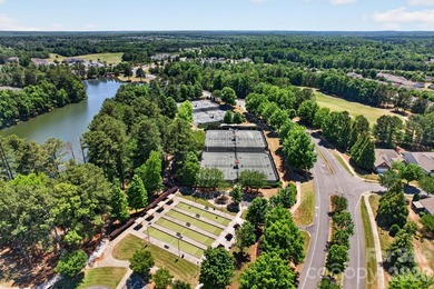 NEED A LARGE HOME TO HOST YOUR FAMILY AND FRIENDS? LOOK NO - photo 43