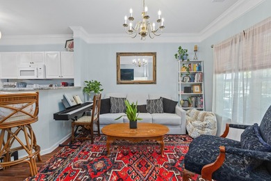 Charming Charleston Townhome - Prime Location! One bedroom and - photo 7