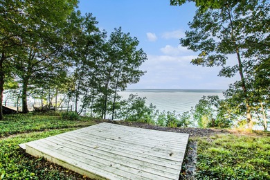 Charming English-style cottage with wonderful private Lake - photo 8