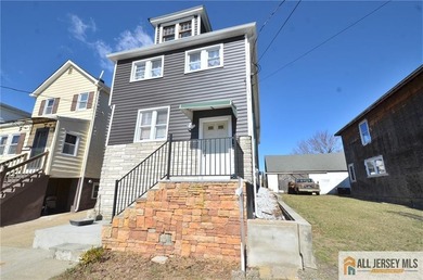 Exceptional Two-Family Home in Prime South Amboy LocationLocated - photo 2