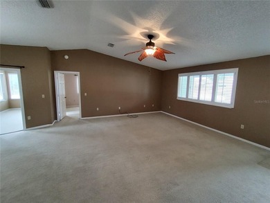 Lovely split bedroom Newport model home. This home delivers - photo 7