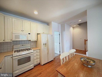 Premier location with scenic views of White Creek and just 3 - photo 8