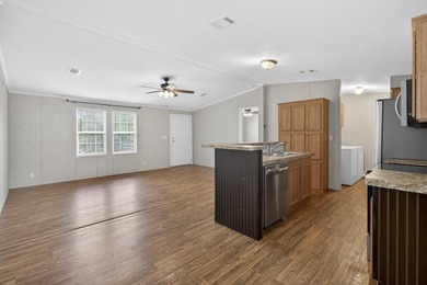 Charming 2-bedroom, 2-bath lakefront home with detached - photo 16