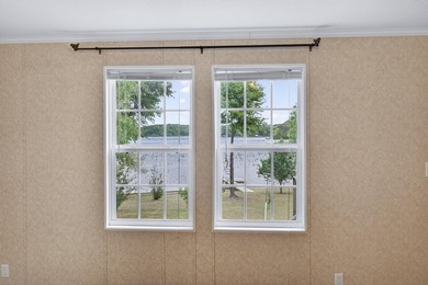 Charming 2-bedroom, 2-bath lakefront home with detached - photo 17