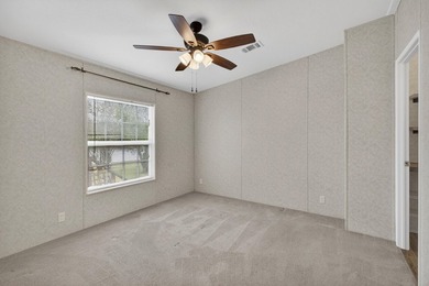 Charming 2-bedroom, 2-bath lakefront home with detached - photo 19