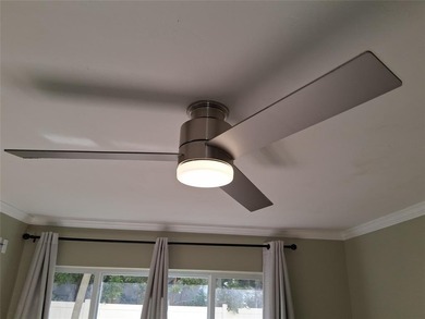 * UPDATED LARGE 1/1 LOCATED ON THE FIRST FLOOR IN *IMPERIAL