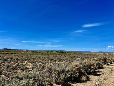 Exceptional opportunity to own 3 acres in the highly desirable - photo 2