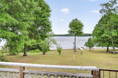 Charming 2-bedroom, 2-bath lakefront home with detached - photo 25