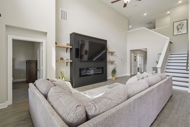 Welcome to Harborview, where coastal charm meets modern comfort - photo 4