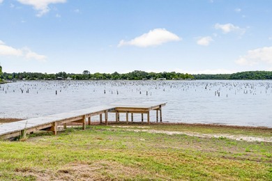 Charming 2-bedroom, 2-bath lakefront home with detached - photo 38