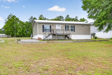 Charming 2-bedroom, 2-bath lakefront home with detached - photo 40