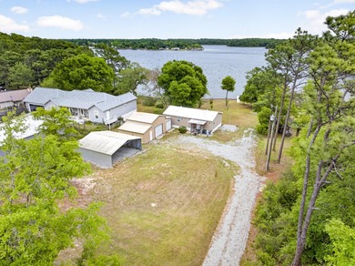 Charming 2-bedroom, 2-bath lakefront home with detached - photo 45