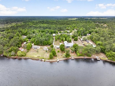 Charming 2-bedroom, 2-bath lakefront home with detached - photo 48