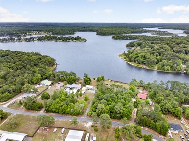 Charming 2-bedroom, 2-bath lakefront home with detached - photo 50