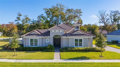 PRICE IMPROVED!!Welcome to this stunning courtyard-style - photo 2