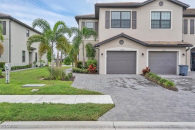 (private lake, pond, creek) Townhome/Townhouse For Sale in Fort Myers Florida