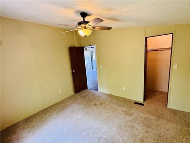 Spacious country living meets modern comfort with this 4-bedroom - photo 15
