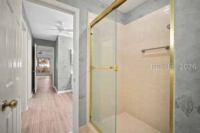 Rare Waterfront Villa in Indian Springs. This end-unit villa - photo 16