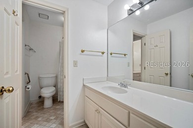 Rare Waterfront Villa in Indian Springs. This end-unit villa - photo 22