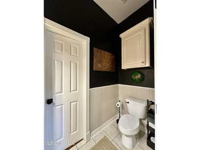 Very modern and stunning 5 bedroom, 4.5 bath home on 3 beautiful - photo 27