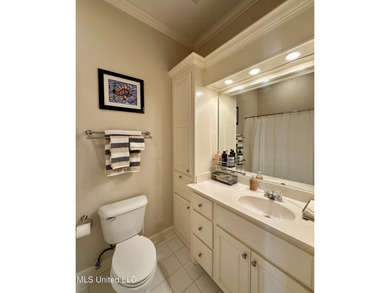 Very modern and stunning 5 bedroom, 4.5 bath home on 3 beautiful - photo 56