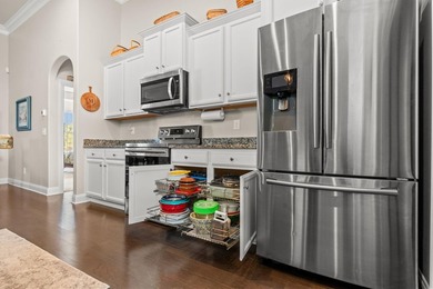 Coastal Luxury & Sweet Serenity at 212 Hull Street located in - photo 9