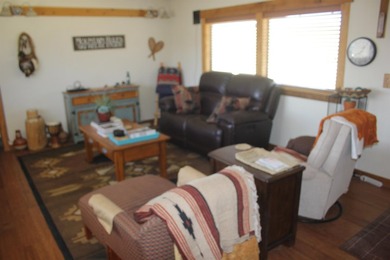 This older single wide trailer has been beautifully kept! Comes - photo 7