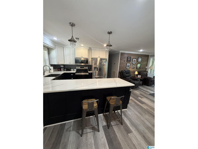 Fully renovated in 2019- Turn key lake home for full time living - photo 13