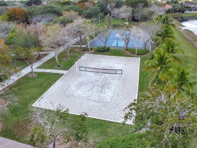 5 BEDROOMS 5 BATHROOMS, LAKE & HEATED POOL & SPA, IMPACT WINDOWS - photo 13