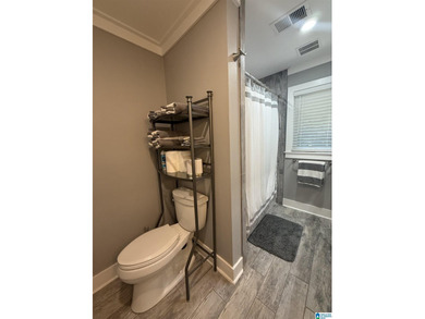 Fully renovated in 2019- Turn key lake home for full time living - photo 15