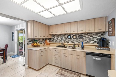 Spacious split 4 bedroom CBS home in the Beautiful Willows - photo 15