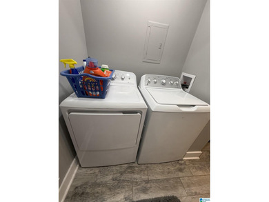 Fully renovated in 2019- Turn key lake home for full time living - photo 16