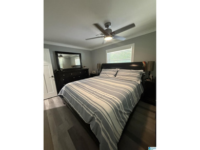 Fully renovated in 2019- Turn key lake home for full time living - photo 17