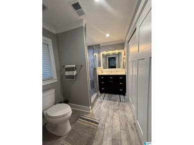 Fully renovated in 2019- Turn key lake home for full time living - photo 20