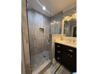 Fully renovated in 2019- Turn key lake home for full time living - photo 21