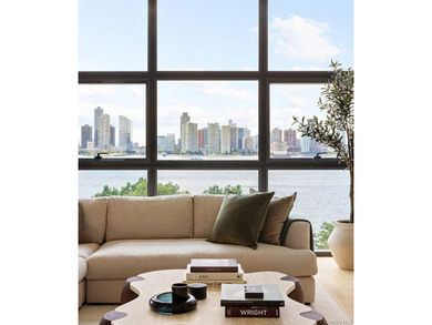 An expansive waterfront Tribeca home just completed a high-end - photo 2