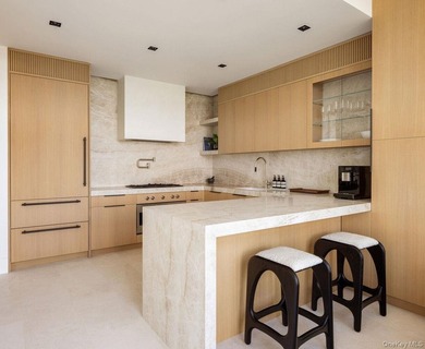 An expansive waterfront Tribeca home just completed a high-end - photo 6