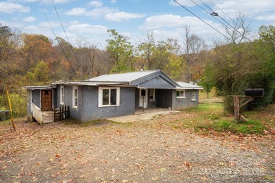 Lake Tomahawk Home For Sale in Black Mountain North Carolina