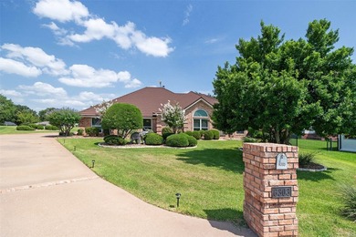 Swing into luxury with this 3-3.5-3 custom home in Pecan - photo 2