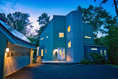 Lake Home Sale Pending in Branford, Connecticut