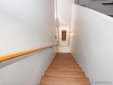 THIS IS A MUST SEE! Beautiful turnkey ready for move-in 1 Bed, 1 - photo 4