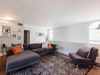 THIS IS A MUST SEE! Beautiful turnkey ready for move-in 1 Bed, 1 - photo 5
