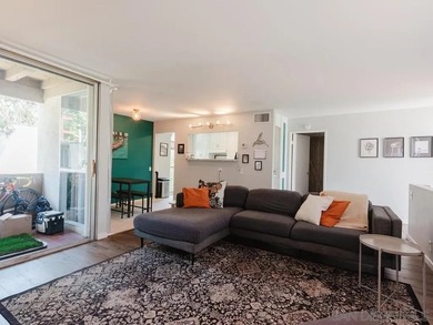 THIS IS A MUST SEE! Beautiful turnkey ready for move-in 1 Bed, 1 - photo 7