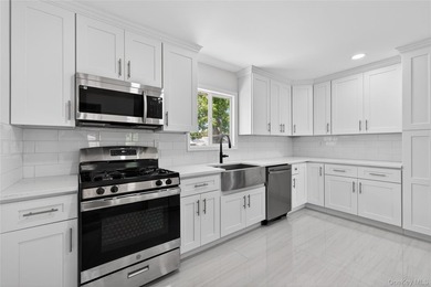 Welcome to this spacious renovated 5-bedroom, 2& half-bathroom - photo 11